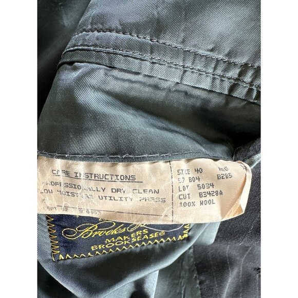 Brooks Brother's mens wool pinstripe blazer size 40R - Picture 4 of 5